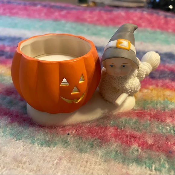 Department 56 Snow Babies baby with Jack-O-Lantern candle - Picture 5 of 5